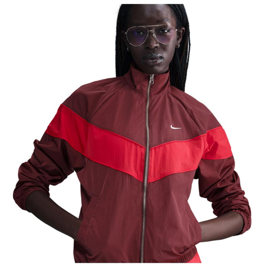 Nike Γυναικείο αντιανεμικό μπουφάν Windrunner Nike Γυναικείο αντιανεμικό μπουφάν Windrunner